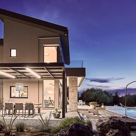 Carpos Villa *