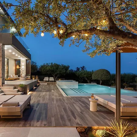 Carpos Villa *